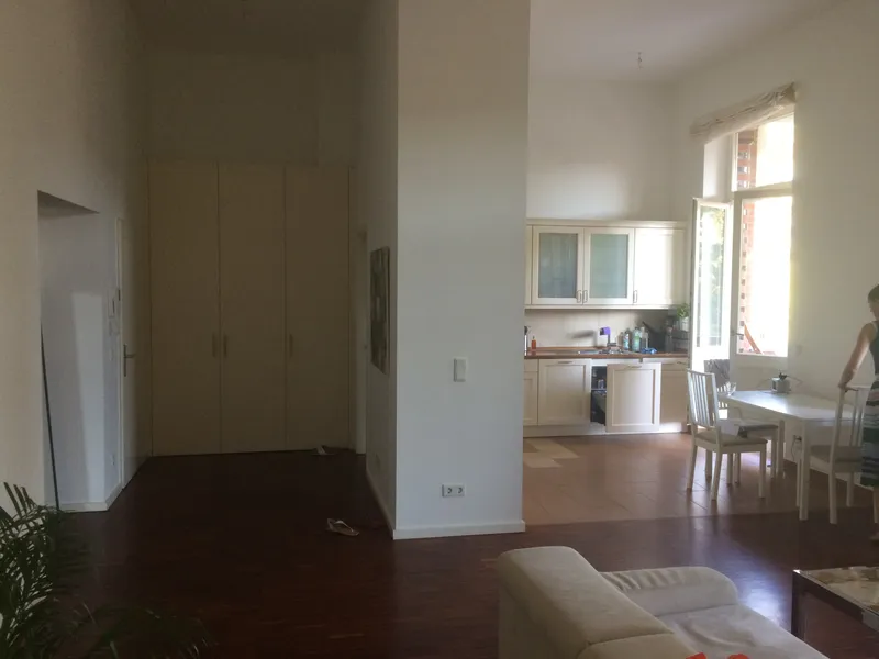 Traumhafte Altbauwohnung mit riesiger, sonniger Loggia in Britz — photo 1